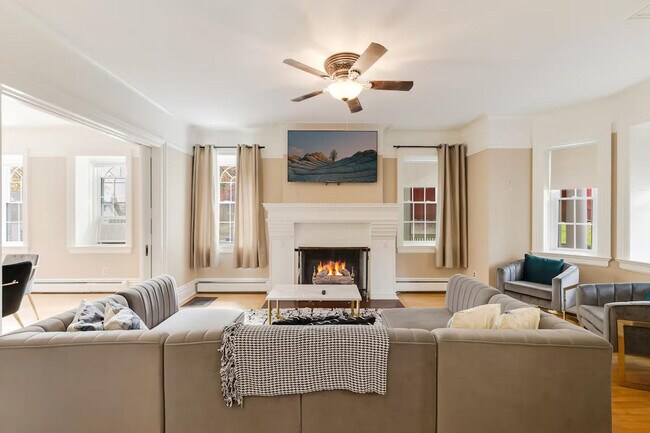 Building Photo - 58 Montebello Rd