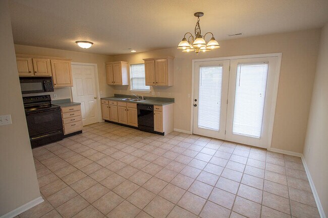 Building Photo - 1871 Harmony St