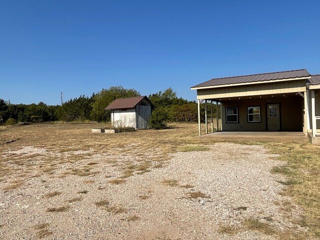 Building Photo - MUST SEE! Gorgeous 3 Bedroom 2 Bath Home i...