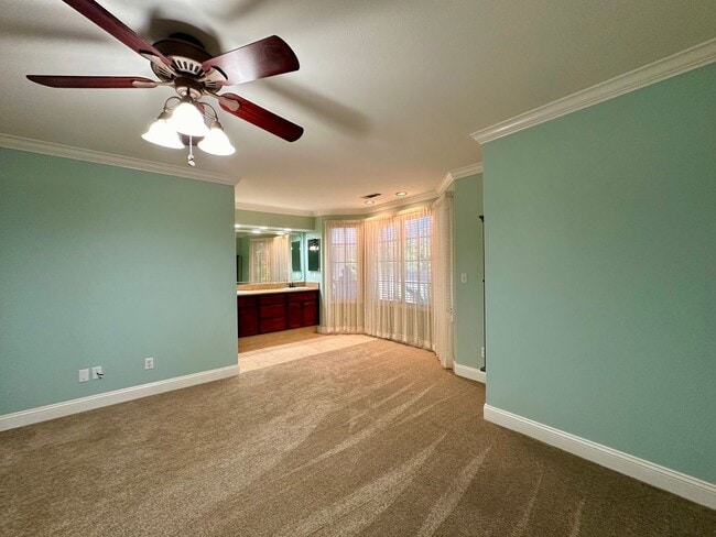 Building Photo - Beautiful well maintained home! Excellent ...