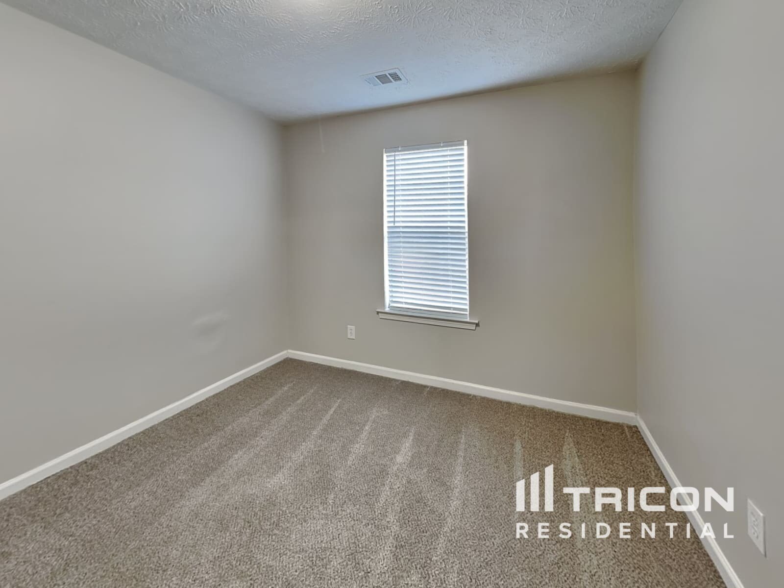 Building Photo - 5085 Towne Park Dr