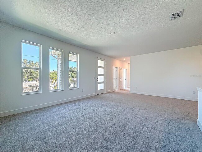 Building Photo - 4732 W Wallcraft Ave