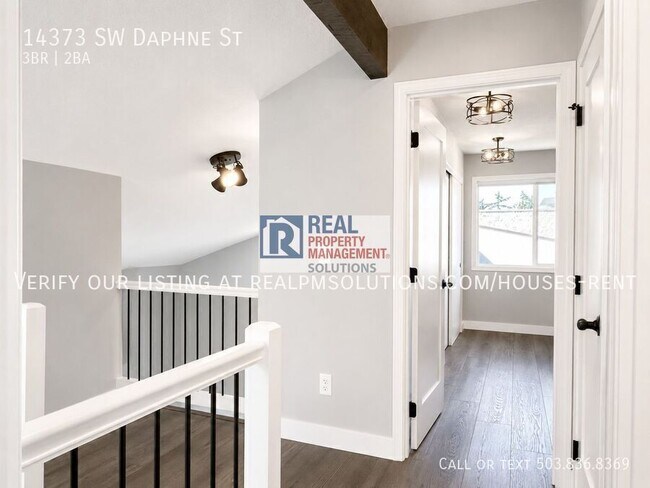 Building Photo - 14373 SW Daphne St