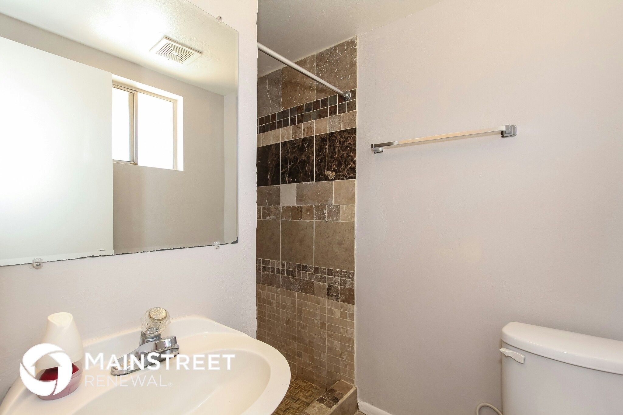 Building Photo - 8435 W Heatherbrae Dr
