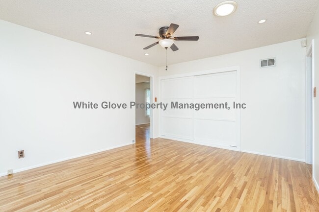 Building Photo - 2 Bedroom Torrance Home