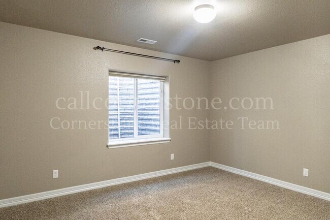 Building Photo - 6070 Jorie Rd