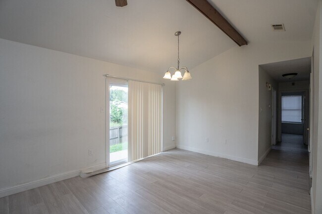 Building Photo - 3 bedroom house in quiet West Little Rock ...