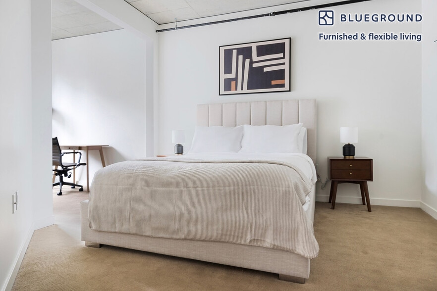 Building Photo - 624 Yale Ave N