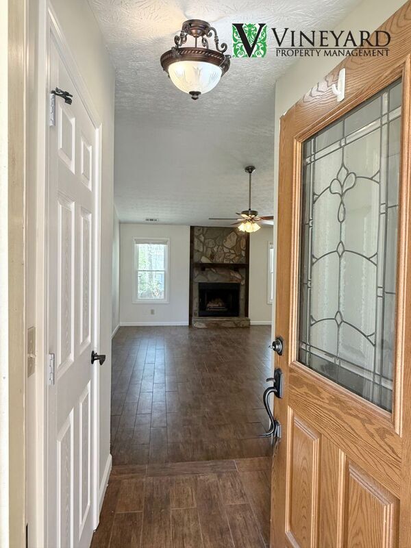 Building Photo - 1907 Grant Ln