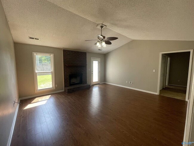 Building Photo - 109 Medicine Bend Dr