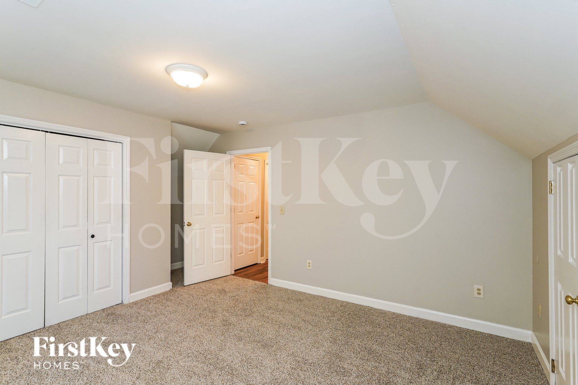 Building Photo - 802 Conway Pl