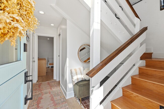 Building Photo - 31888 Hillside Ln