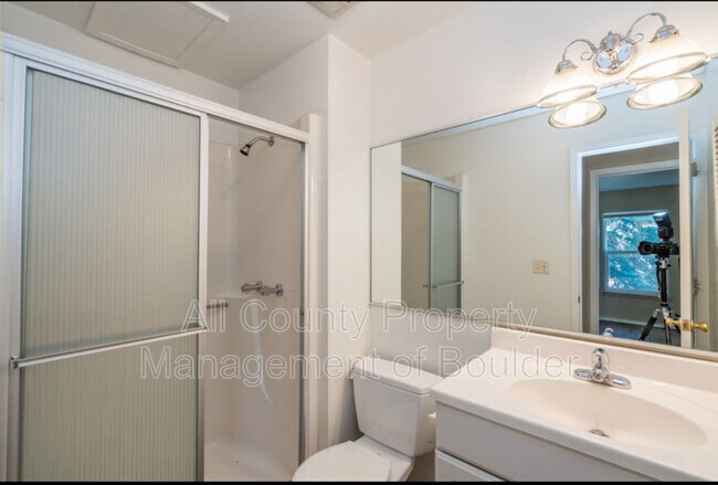 Building Photo - 50 Benthaven Pl