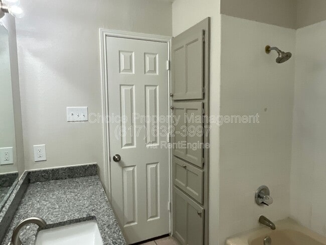 Building Photo - 459 Little Valley Ct
