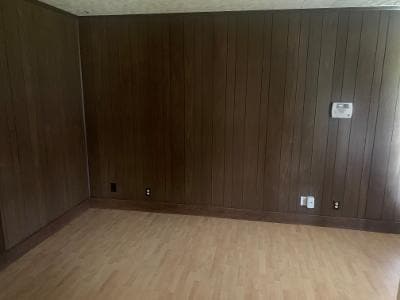 Building Photo - 2609 Farnell Dr