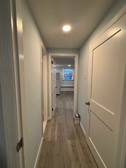 Building Photo - 114 E Meadow Ave