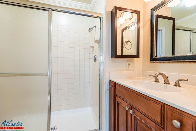 Building Photo - Old Mill Condo | Corner Unit | Desirable Location