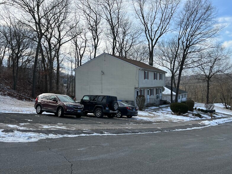 Off Street Parking - 82 Rhoda Ln