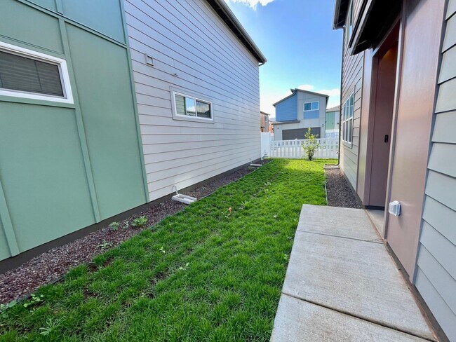 Building Photo - 4 BED/2.5 BATH HOME in Hoopili - Garage & ...