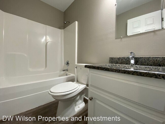 Building Photo - 2 br, 1 bath House - 300A Clint Road