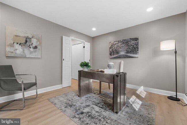 Building Photo - 10429 Headly Ct