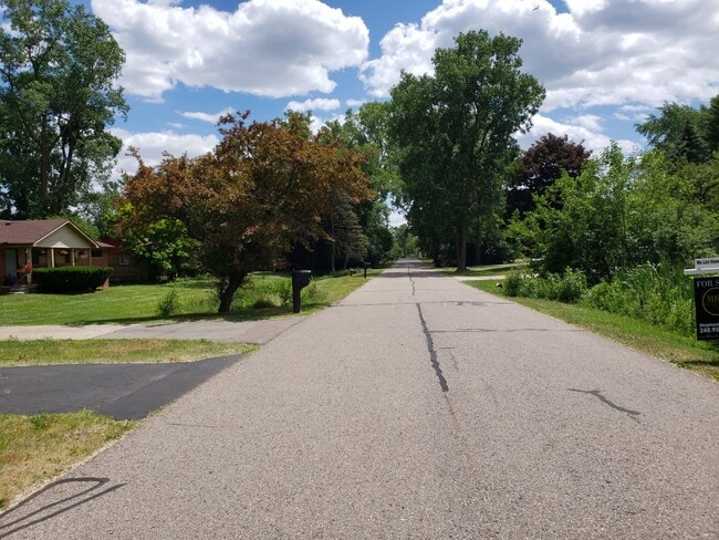 Building Photo - 24694 Creekside Dr