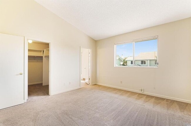 Building Photo - 7 Meridian Cir