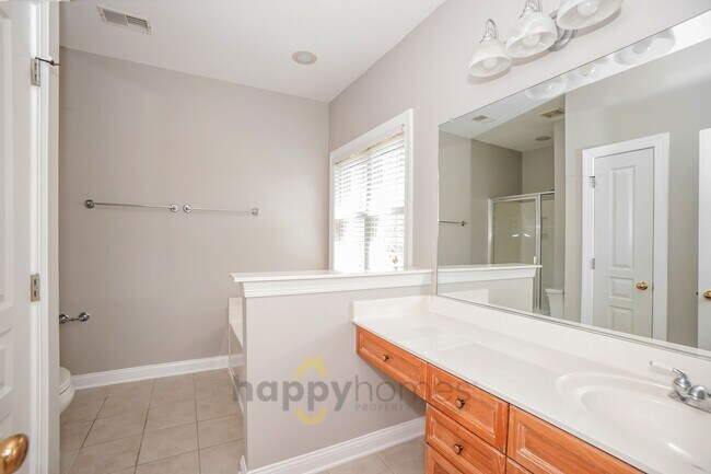 Building Photo - End-Unit Elegance on Daniel Island: 3 Bed, 3.5 Bath