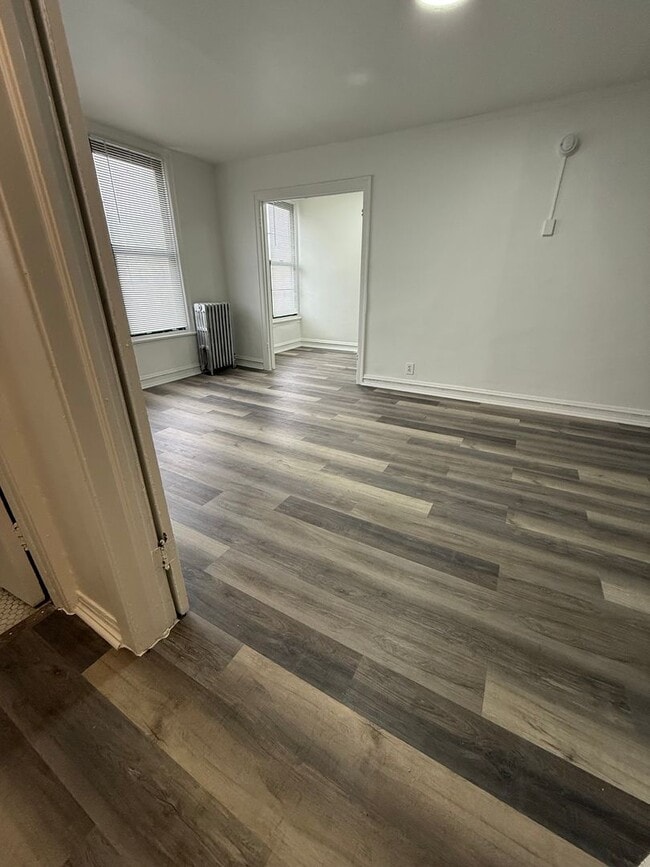 Building Photo - 158 N Central Ave