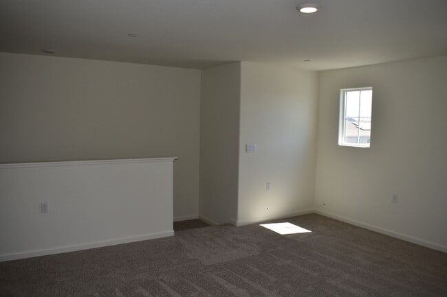 Building Photo - 4049 Cinnabar Ave