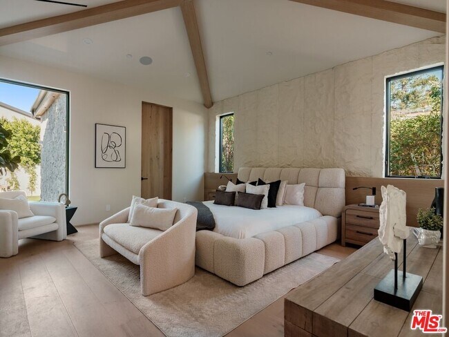 Building Photo - 14647 Morrison St