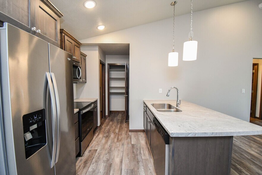 Building Photo - 1114 N Brennan Ct