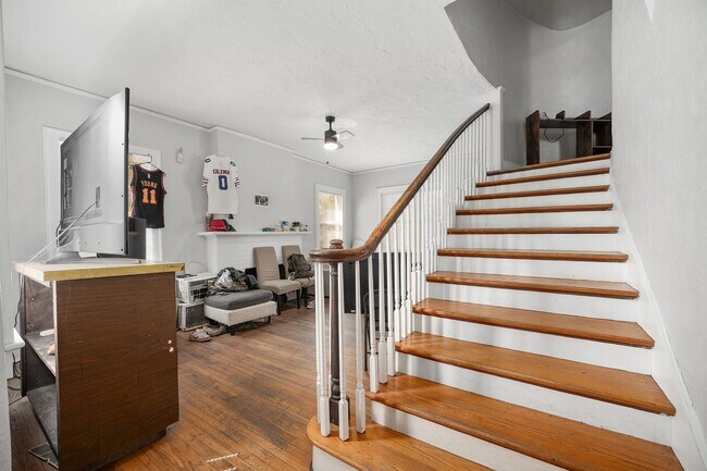 Building Photo - 949 SW 13th St