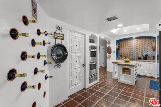 Building Photo - 2231 S Caliente Dr