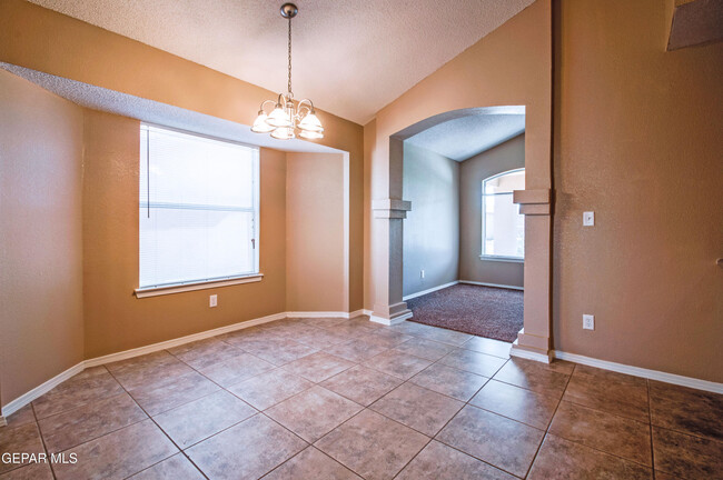 Building Photo - 7117 Mesquite Tree Ln