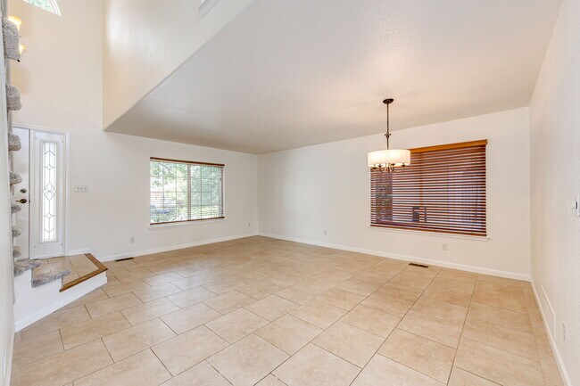 Building Photo - 9476 Morning Glory Way