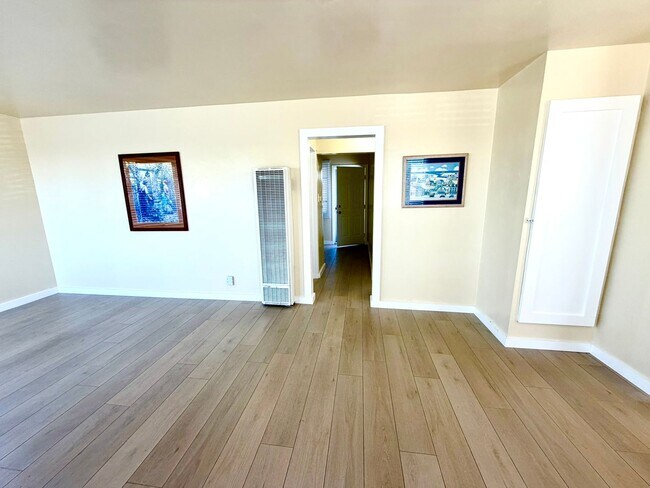 Building Photo - Palladian - S. Elman Street