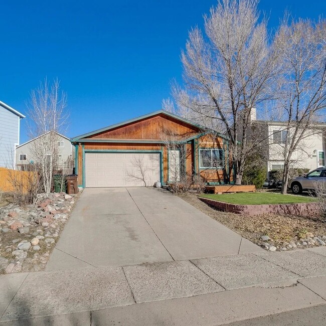 Building Photo - 6435 Chantilly Pl