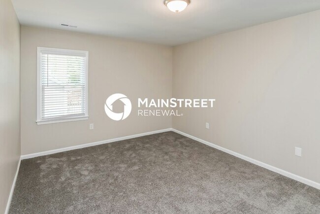 Building Photo - 4 Bedroom Pet-Friendly Home in Charlotte, ...