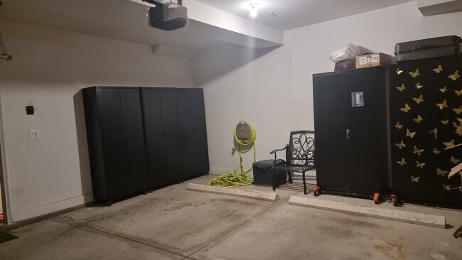 Building Photo - 7869 Ambassador Dr