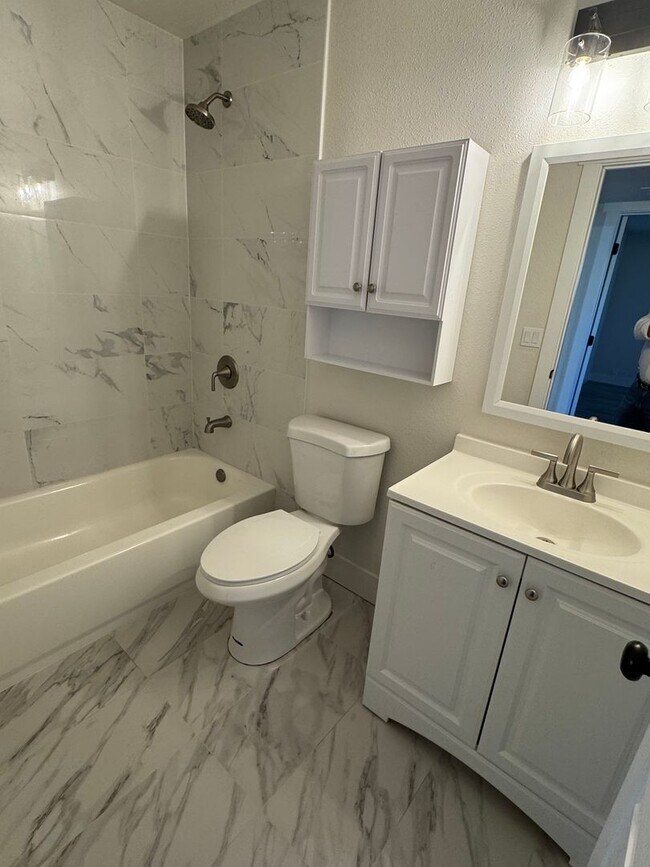 Building Photo - 5204-5206 Karm Way