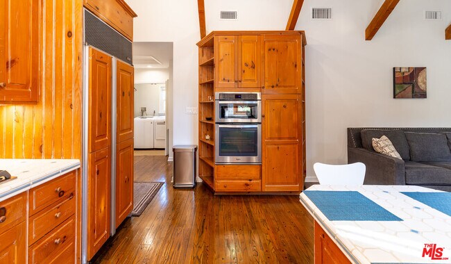 Building Photo - 2771 Club Dr