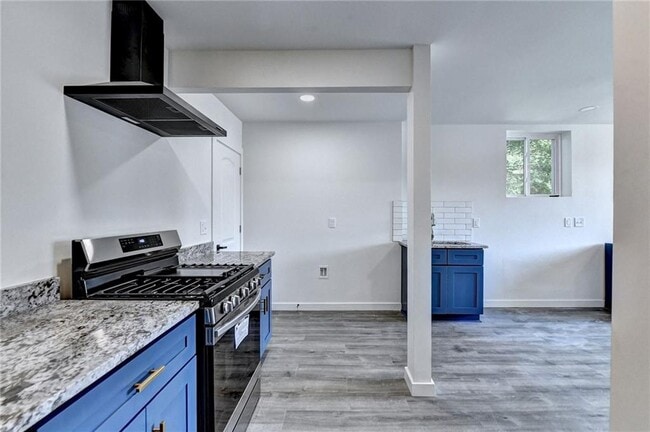 Building Photo - 6085 Glenridge Dr