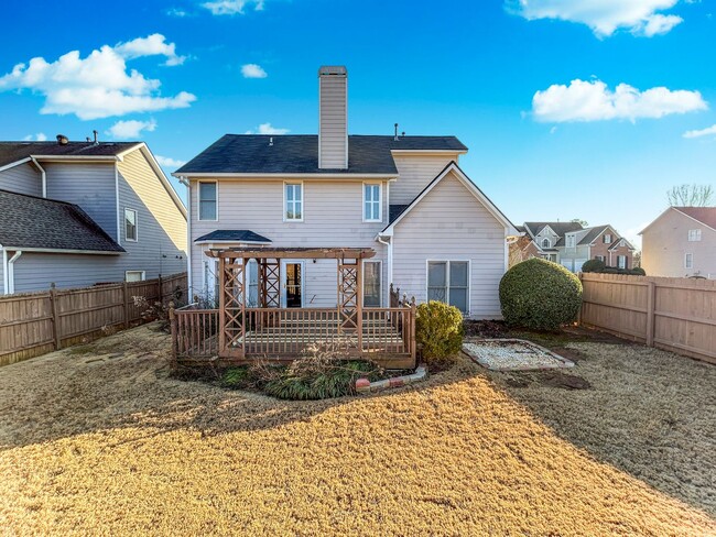 Building Photo - Fabulous 4 BR/2.5 BA Traditional in Marietta!