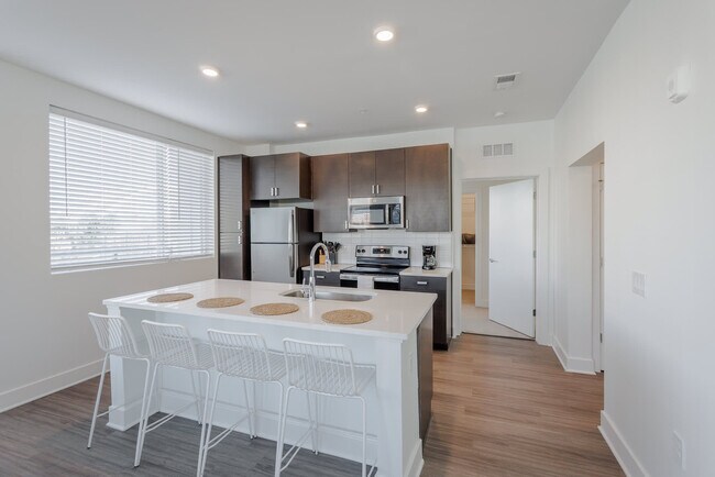 Building Photo - 228 Pike St