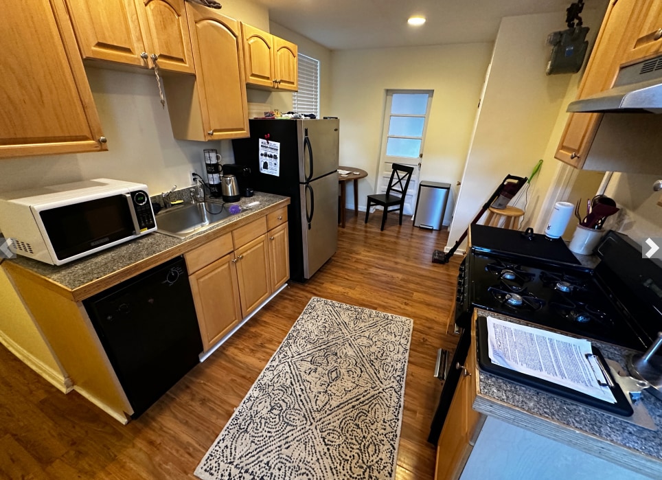 Building Photo - 220 Hanover St