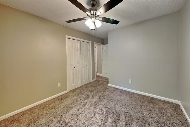 Building Photo - 274 Peach Crossing Dr