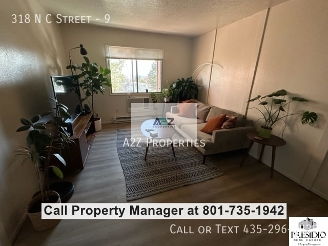 Building Photo - 318 N Center St