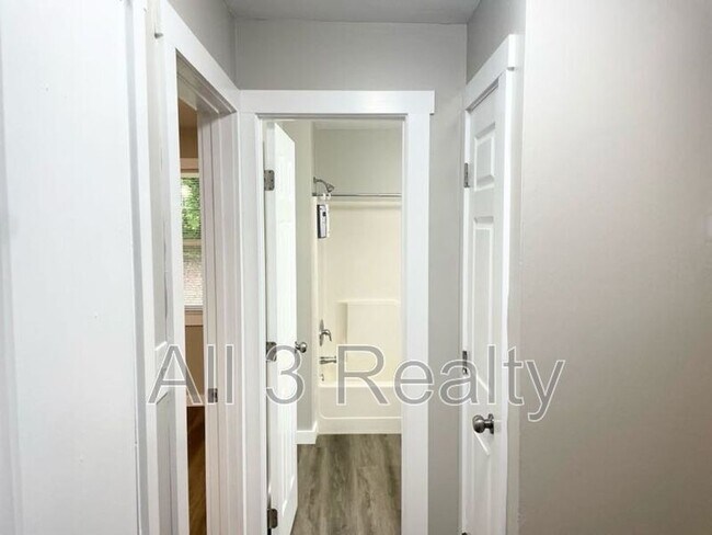 Building Photo - 117 Hill Pine Trail