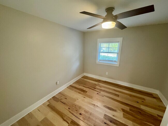 Building Photo - 511 Liberty St